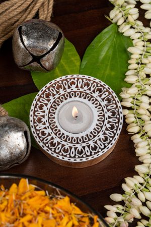 Handcrafted Sheesham Wood Block Lea Lights Holder - Chakram